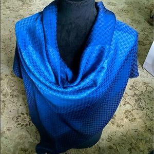 Authentic Yves Saint Laurent silk scarf 💙💙💙